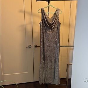 Gorgeous stretchy Alex Evenings Silver Sequin Dress beautiful roaring 20s dress